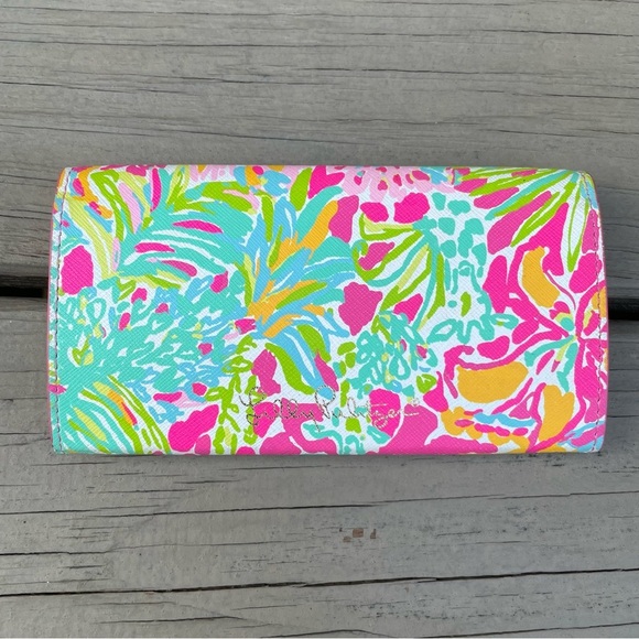 Lilly Pulitzer Collapsible Sunglass Spot Ya Case It’s Always Sunny Somewhere main image 6